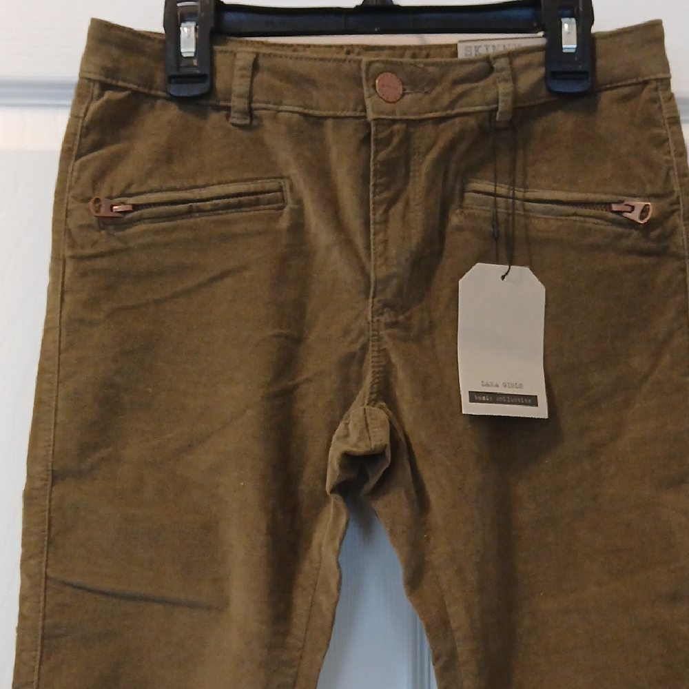 Stylish Khaki Skinny Pants with Zipper Details NWT - Picture 2 of 4
